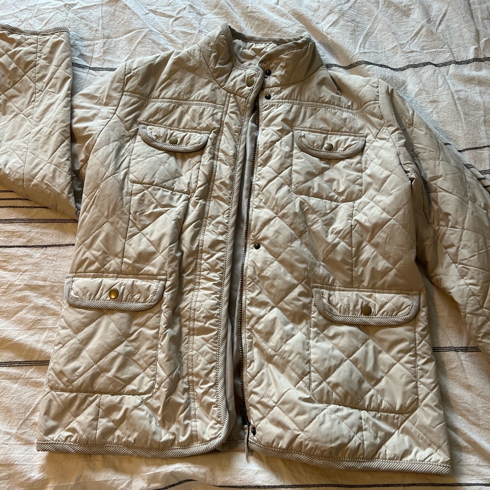 VanHeusen Quilted Jacket with snap buttons